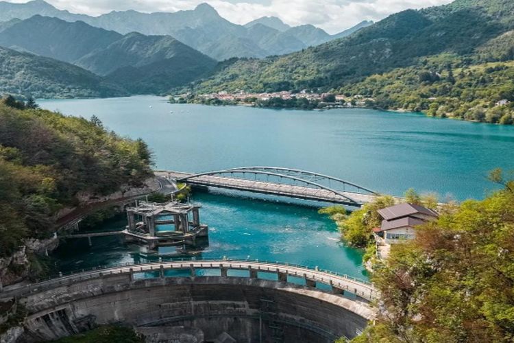 Biayanya Rp66,5 Miliar, Jembatan Lengkung Besi Terpanjang di Sulawesi Selatan Ini Berada di Kabupaten…