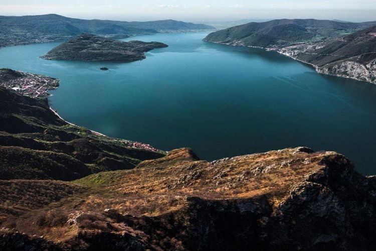 Letaknya di Sumatera Utara, Gunung Ini Terkenal Dengan Trek Terpanjang dan Tersulit di Indonesia!