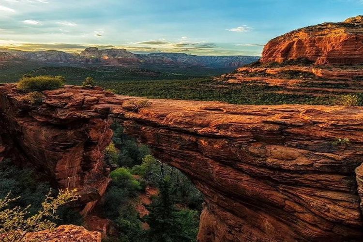 Tidak Membuat Kantong Jebol dan Digemari Para Wisatawan, Berikut 8 Destinasi Alam Populer di Kalimantan Barat