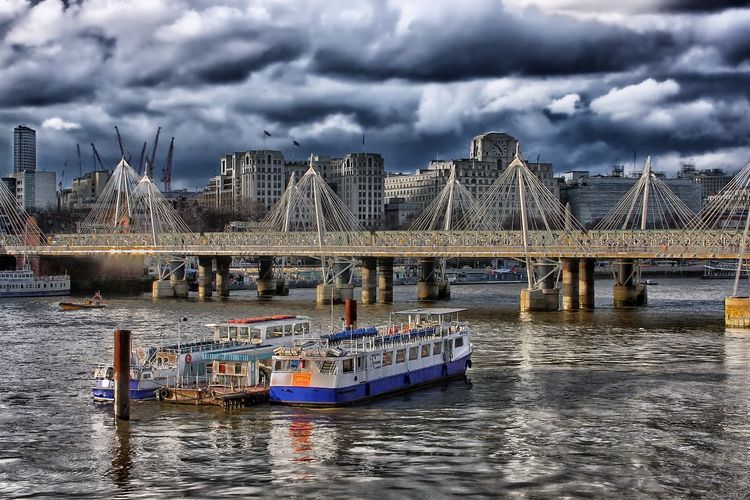 Biayanya Rp 88,7 Miliar! Jembatan di Atas Aliran Sungai Batanghari Ini Memiliki Desain Bangunan yang Unik