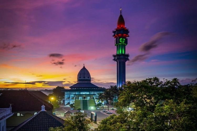 16 Km dari Magelang, Hutan 1,8 ha di Ponorogo Disulap Jadi Pondok Pesantren Terbesar se-Jawa Timur!