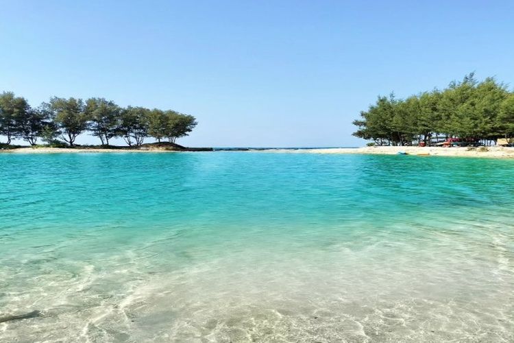 Pantai di Likupang Ini Bak Surga Bahari Sulawesi Utara, Sajikan Pasir Bebatuan Unik hingga Hamparan Savana!