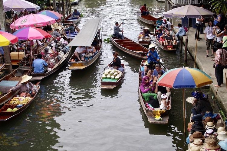 Sudah Ada Sejak Zaman Kerajaan, Pasar Apung di Banjarmasin Ini Masih Gunakan Sistem Barter?