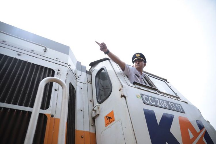 WOW! Inilah Kereta Api dengan Rute Terpanjang di Indonesia, Lebih Panjang dari Kereta Cepat Korea Selatan!