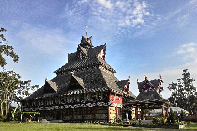 Termasuk Lompat Batu, 7 Tradisi Unik Ini Cuma Ada di Sumatera Utara, Wajib Dilestarikan Sebagai Budaya!