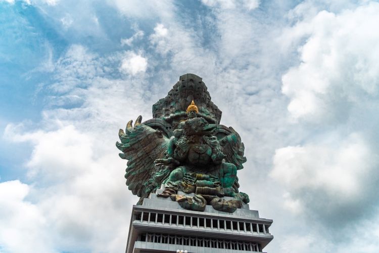 5 Tugu Terbesar di Indonesia! Bahkan Ada yang Memiliki Berat 4.000 Ton, Apakah  di Kotamu?