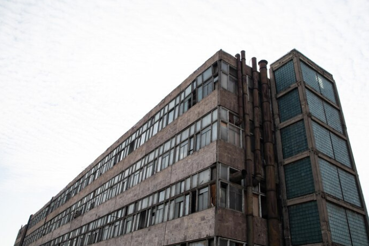 Punya 8 Lantai, RS Untan di Pontianak Habiskan Anggaran Ratusan Miliar, tapi Mangkrak sampai Miring?