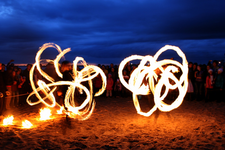 Menari di Atas Kobaran Api! Tari Zapin Api Sarat Budaya dan Mistis Ditemukan di Pulau…