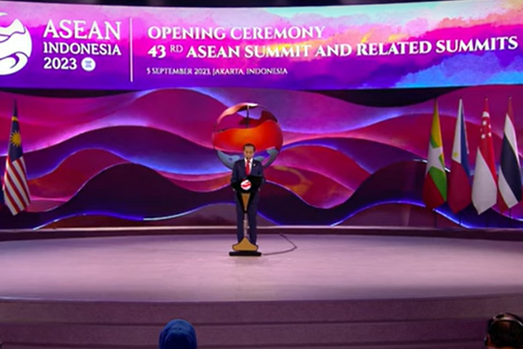 Dihadiri 22 Negara, KTT ASEAN ke-43 Bertema “ASEAN Matters: Epicentrum of Growth”, Apa yang Dibahas?