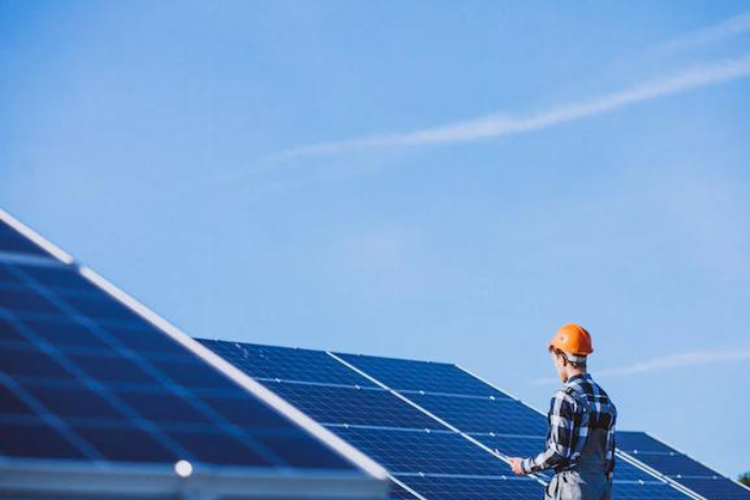 Proyek PLTS Ini Jadi yang Terbesar di Asia Tenggara, Dukung Net Zero Emission 2060, PLN Bawa Ini ke AIPF