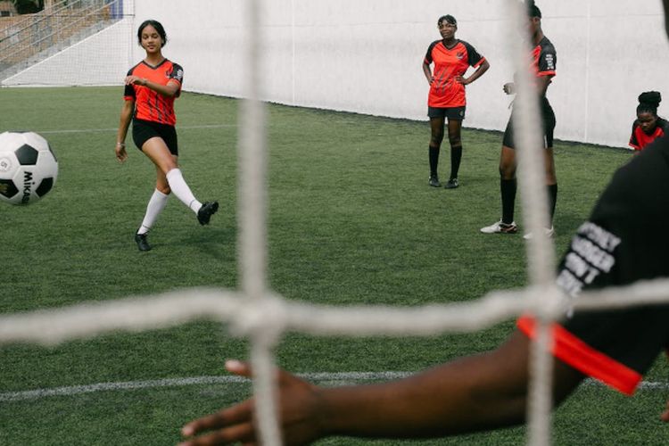 Dananya Rp 2 Miliar, Bekas Lahan Sampah di Jawa Barat Ini Disulap Jadi Lapangan Sepak Bola Berstandar FIFA