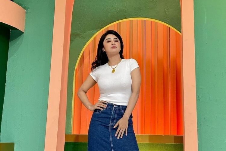 Ikut Meriahkan Synchronize Fest 2023, Ternyata Rahasia Awet Muda Dewi Persik Bukan Operasi Plastik, tapi…