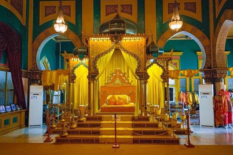 Bangunan Paling Megah di Sumatera Utara Ini Ternyata dihuni oleh 4 Sultan, Siapa Saja?