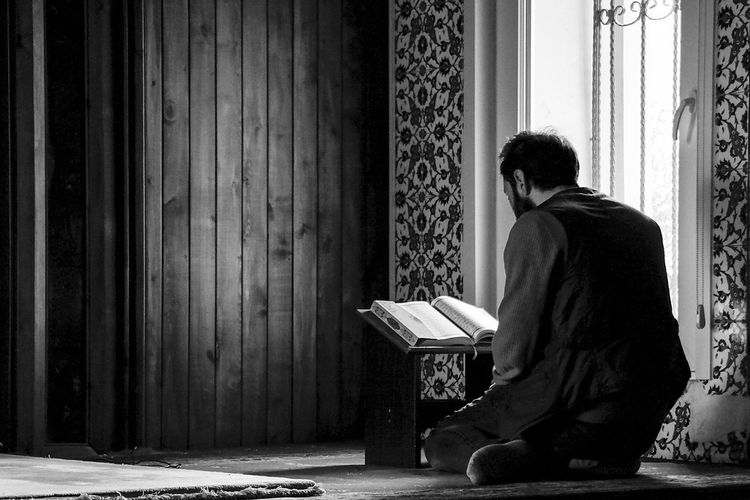 Teks Khutbah Jumat Terkait Mempersiapkan Bekal Sebelum Kematian Menjemput yang Dapat Mengetuk Hati