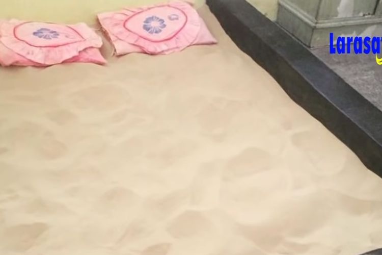 Unik! Tradisi 3 Desa di Jawa Timur Ini Tak Pernah Terlepas dari Pasir Sebagai Alas Tidur, Mengapa?