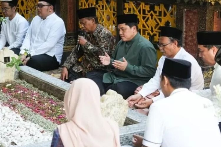 Erick Thohir Dituding Syirik Usai Ziarah ke Makam, Gus Ipul: Jalan Terus Ikuti Warisan Para Kyai!