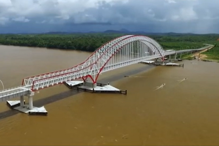 Habiskan Dana Rp 1,028 Triliun, Jembatan di Kalimantan Barat Ini Jadi yang Terpanjang ke-3 di Indonesia?