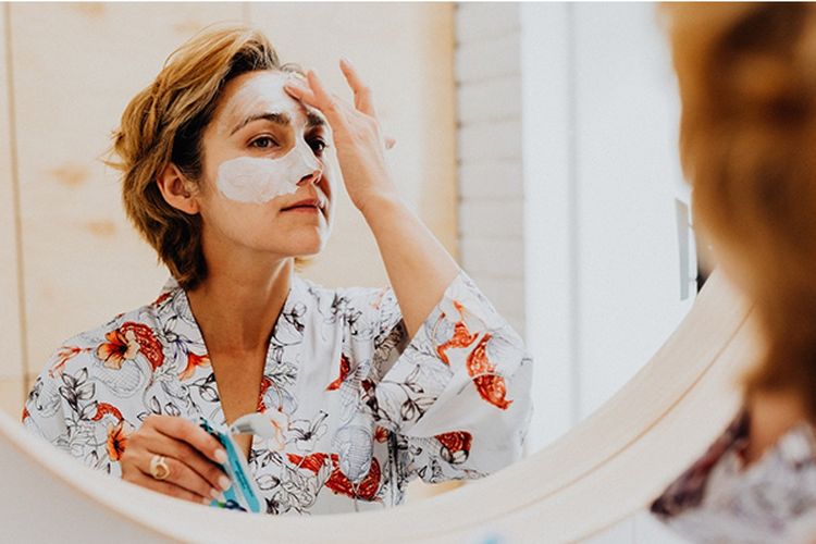 3 Langkah Mudah Cara Merawat Kulit dari Bahaya Polusi Udara, Ternyata Gampang Banget!