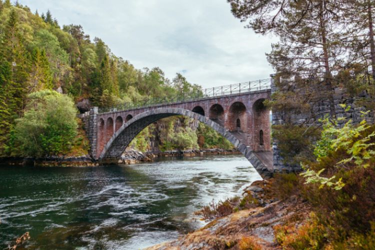 Tinggi Capai 80 M! Jembatan Ekstrem di Sumatera Utara Ini Membentang Tanpa Pengaman, Berbahayakah?