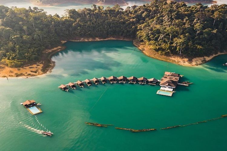 Tak Perlu Pergi Ke Maldives, Villa Terapung di Kalimantan Barat ini Tidak Kalah Indah dan Menarik