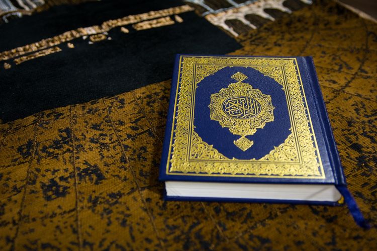 Apakah Boleh Memegang Al-Qur’an Tanpa Wudhu Atau Sedang Berhadas Besar? Inilah Jawaban Buya Yahya