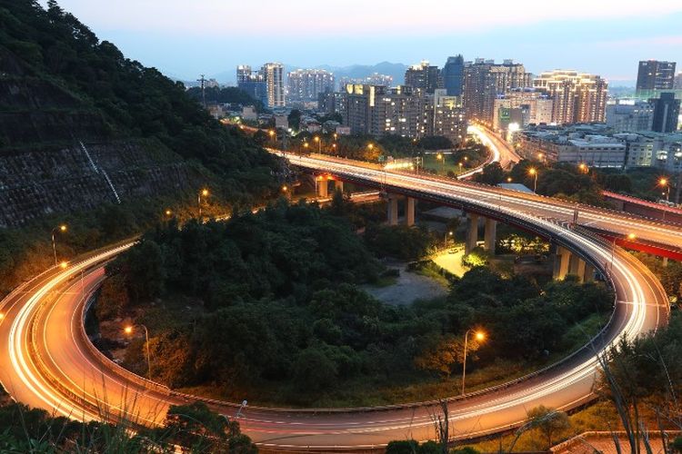 Biaya APBN Rp332,8 M, Flyover Aloha Sudah Terpasang Steel Box Girder Merah Putih, Apa Saja Kelebihannya?