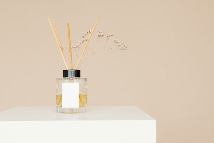 Ruangan Kamarmu Bau Tak Sedap? Inilah Trik Membuat Reed Diffuser Sendiri Anti Ribet dan Murah Meriah