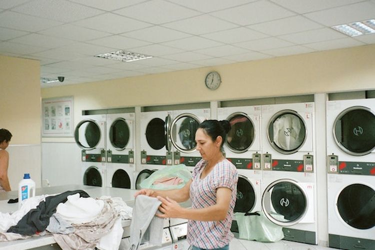 Pakaian Terkena Noda Luntur Bikin Panik? Tenang Ada Trik untuk Membersihkannya, Anti Repot dan Mudah!