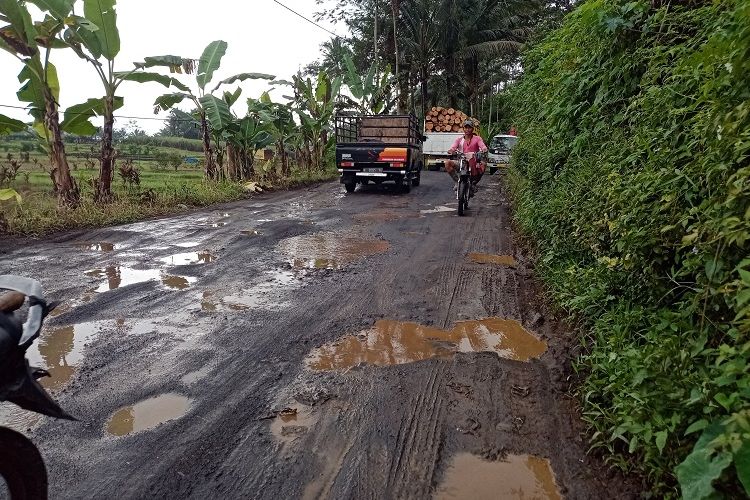 Banyak Berlubang, Pemerintah NTT Bangun Jalan Rp400 Miliar, Panjangnya 906 km, Sampai Harus Pinjam Bank?