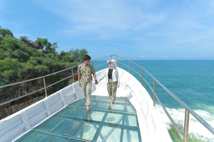 Rutin Dirawat 3 Bulan Sekali, Jembatan Kaca di Yogyakarta Tawarkan Sensasi Menegangkan, Asuransi Disediakan?