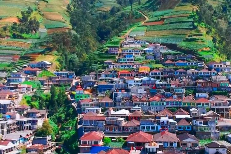 Lupakan Cuaca Panas, Yuk Mampir ke Nepal Van Java di Ketinggian 1700 MDPL, Bukan di Dieng Tapi…