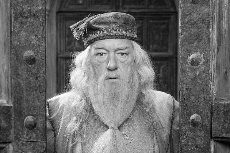 Michael Gambon Pemeran ‘Dumbledore’ di Film Harry Potter Meninggal Dunia, Intip Profilnya Disini!