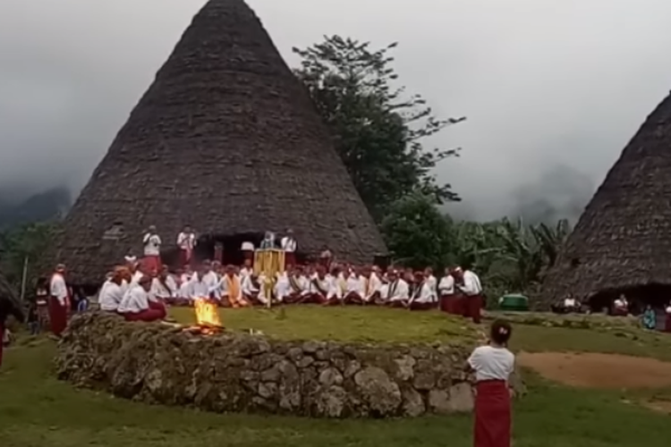 Super Cantik dan Unik! Desa Waerebo di NTT Ini Kalahkan 42 Negara dan Jadi Bagian Warisan Budaya Dunia