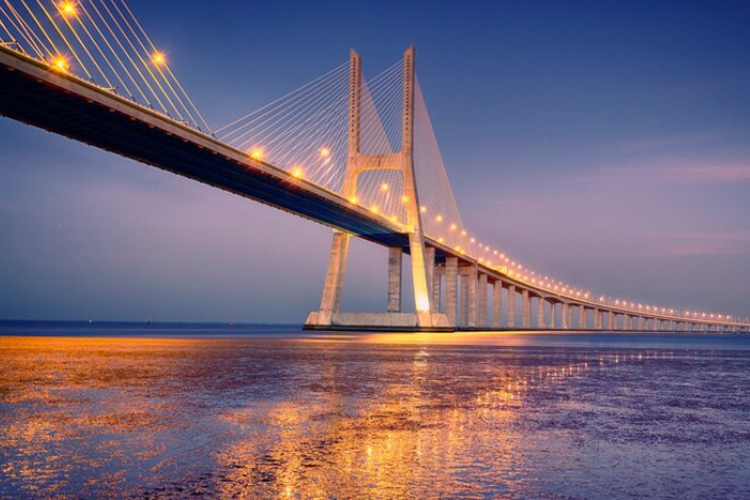 Biaya Penerangan Rp5 Miliar, Jembatan Terpanjang di Kalimantan Barat Ini Buat APBD Tak Sanggup Bayar?