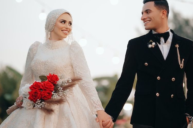 Dosakah Suami Bila Hanya Beri Nafkah Sedikit Bahkan Kurang Kepada Istrinya? Ini Kata Buya Yahya