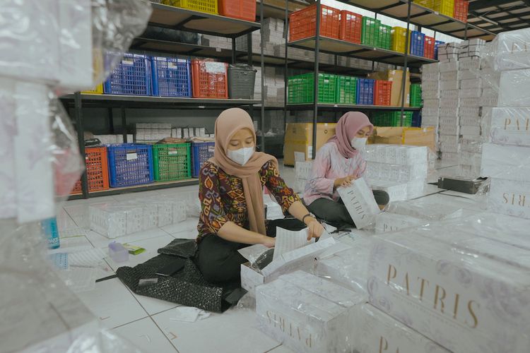 Shopee Dorong UMKM Rajai Pasar Ekspor, Pengusaha Sepatu Asal Bogor Ini Beberkan Kesuksesannya