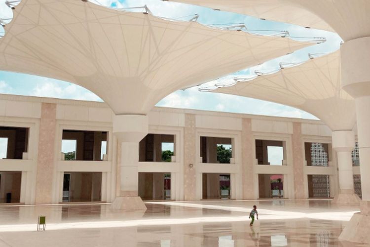 Nilainya Rp103 M, Nama Masjid Terbesar se-Sumatera di Batam Ini Diambil dari Pahlawan Kepulauan Riau, Tebak?