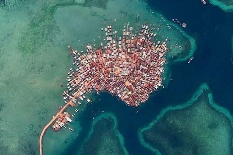 Dihuni 5.000 Orang, Pulau Bungin di NTB Ini Jadi yang Terpadat di Dunia dengan Rumah Saling Berhimpit