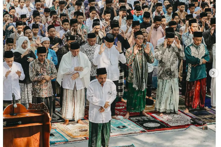 Alami Kekeringan, Desa Tegallega Cianjur Gelar Salat Istiqa’ di Ponpes Al Ittihad Bersama Ganjar Pranowo