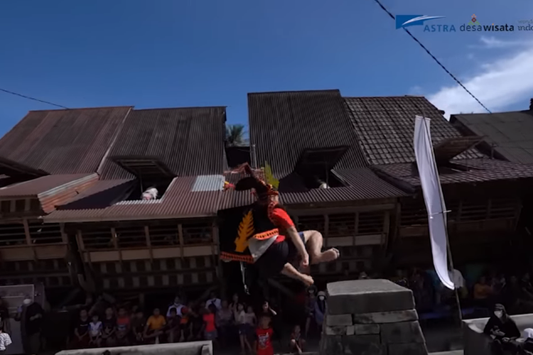 Sekilas Tentang Hombo Batu, Tradisi Heroik dan Prestisius Suku Nias yang Sudah Ada Sejak Zaman Leluhur