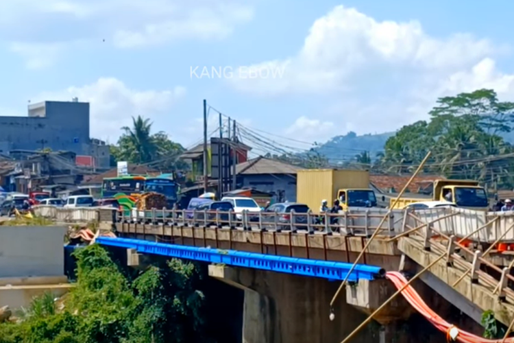 Mangkrak! Jembatan Pamuruyan Sukabumi Hanguskan Rp18,49 Miliar Tapi Tak Sesuai Target, Upah Pekerja Mandek?