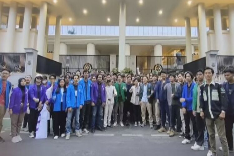 Tegang! Tentara dan Polisi Tangkap Mahasiswa yang Ingin Demo Terkait Politik Dinasti