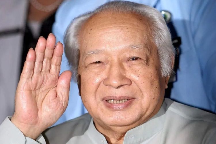 Kerap Disebut Pemimpin Otoriter, Ternyata Presiden Soeharto adalah Sosok yang Bucin dengan Istrinya, Ibu Tien