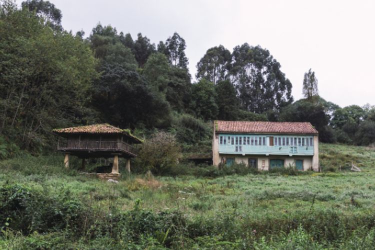 APBD Rp5,1 Triliun, Sekolah di Berau Kalimantan Timur Ini Tak Layak! Siswa Belajar di Halaman Beratap Terpal