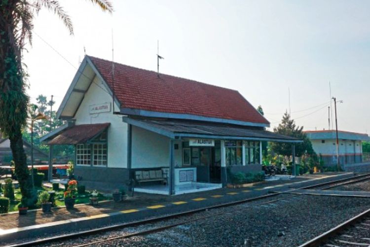 Berjasa Bagi Jawa Tengah! Stasiun Legend di Semarang Ini Kerap Jadi Penyelamat Kereta Api Dikala Banjir