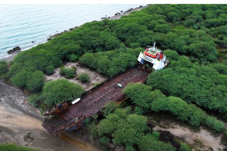 5 Tahun Terbengkalai, Kapal di Tengah Daratan Palu Sulawesi Tengah Ini Ternyata Ada Jejak Pemiliknya, Siapa?