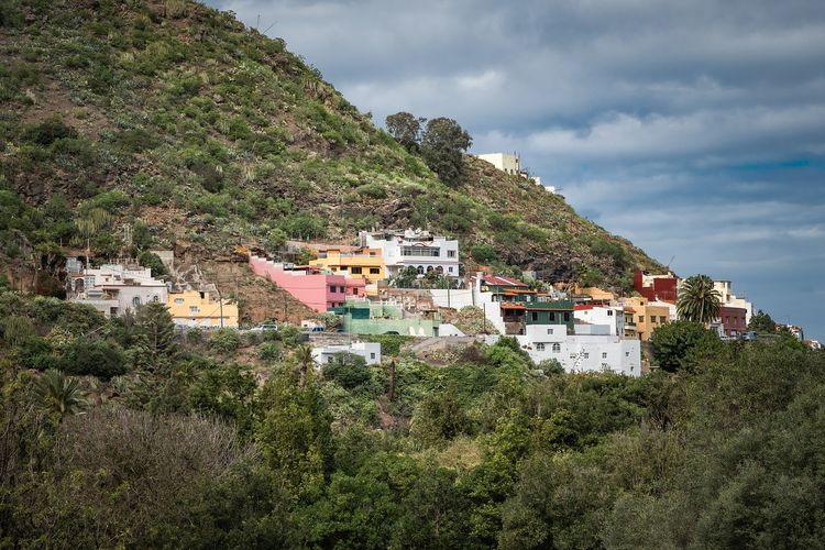 Hanya Dialiri Listrik 12 Jam, PLN Akhirnya Bangun PLTS di Pulau Terpencil Daerah NTB, Dananya Sebesar…