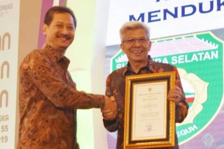 Wakil Gubernur Sumsel Mawardi Yahya Berhasil Raih Lebih dari 200 Penghargaan Hingga Punya Mobil Mewah Pribadi