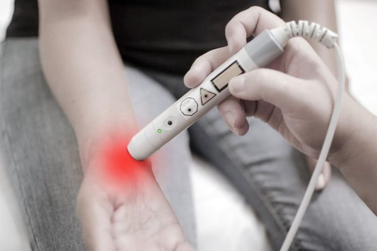 Sering Nyeri Sendi di Tangan? Inilah Beberapa Gejala Asam Urat Menurut dr Saddam Ismail Beserta Solusinya