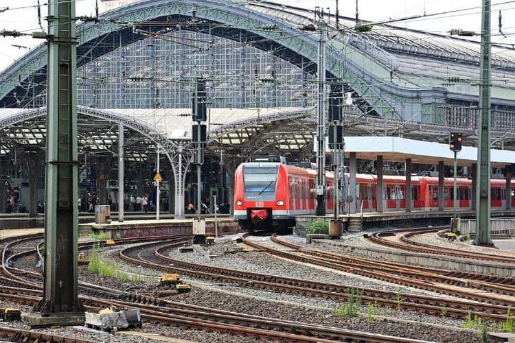 Bukan Manggarai, Ternyata Ini Stasiun dengan Jalur Kereta Api Terbanyak di Indonesia Sejak Tahun 1918